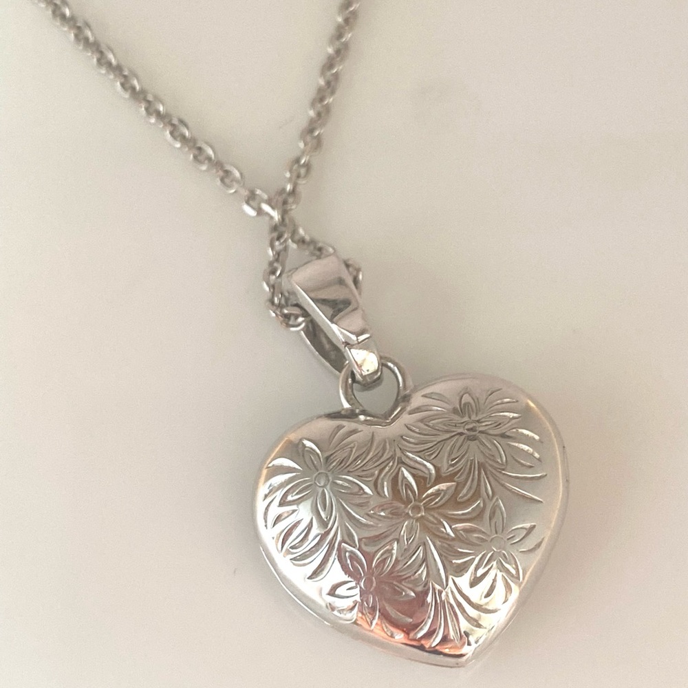 Tacori Silver Filigree Heart Pendant Necklace - Picture 2 of 5